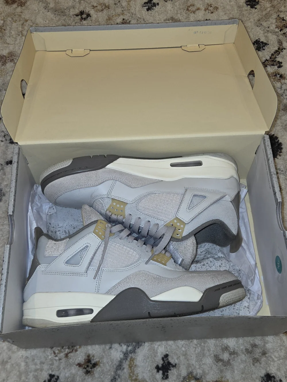Air Jordan 4 Retro SE 'Craft' Photon Dust DV3742-021 Size 9.5